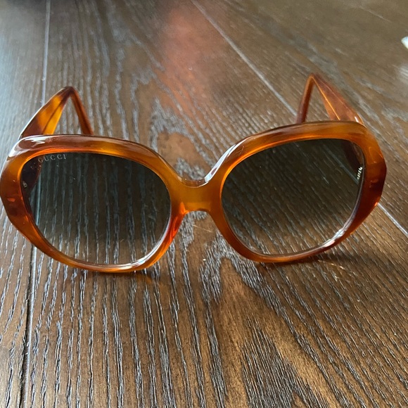 Authentic Gucci Sunglasses - Picture 7 of 7